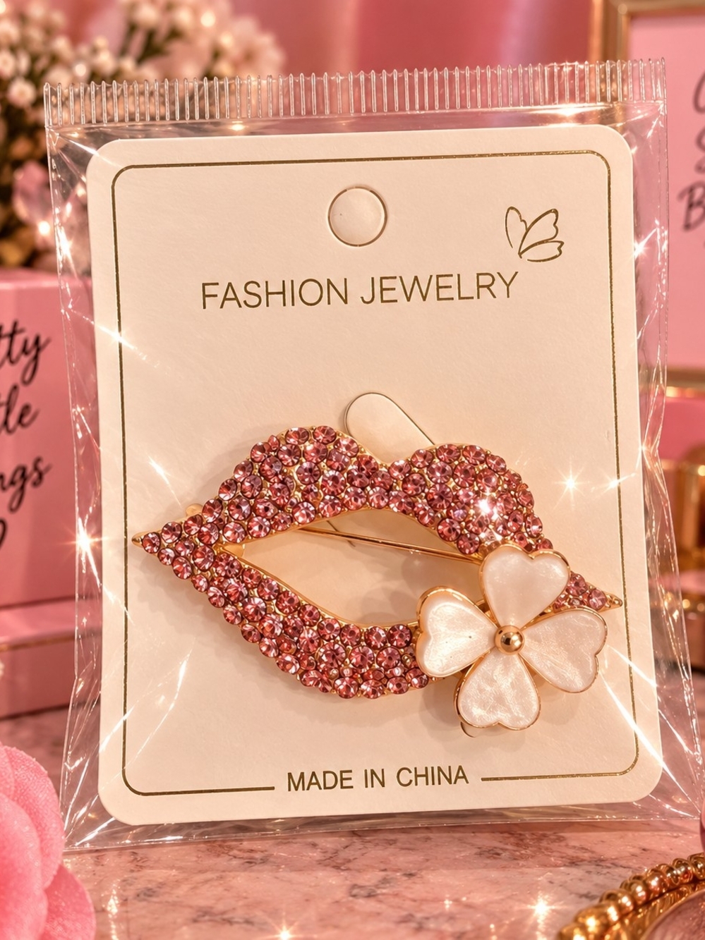 Fashion Jewelry Pink Crystal Lip Brooch with Pearl Flower Accent